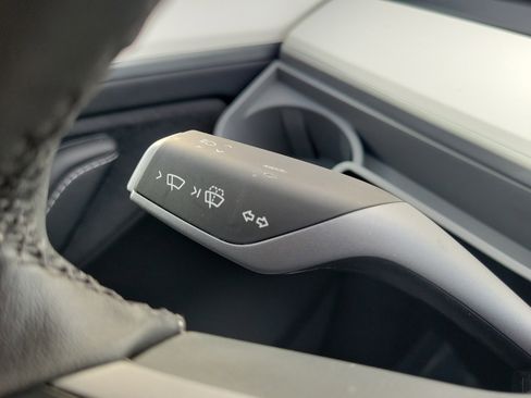 Used 2023 Tesla Model Y Long Range image 21