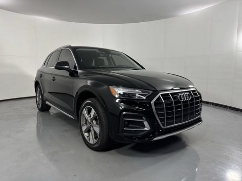 Used 2023 Audi Q5 2.0T Premium w/ Convenience Package AWD/4WD image 28