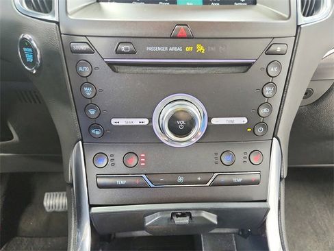 Used 2019 Ford Edge Titanium w/ Equipment Group 301A image 31