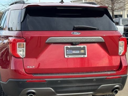 Used 2021 Ford Explorer XLT w/ Equipment Group 202A image 8