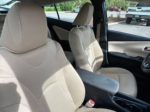 Used 2021 Toyota Prius LE FWD image 39