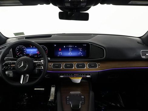 New 2026 Mercedes-Benz GLS 580 4MATIC image 4