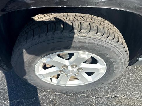 Used 2015 GMC Acadia SLE image 9