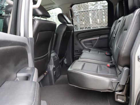 Used 2015 Nissan Titan SL AWD/4WD image 6