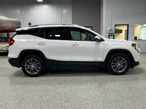 Certified 2023 GMC Terrain SLT image 5