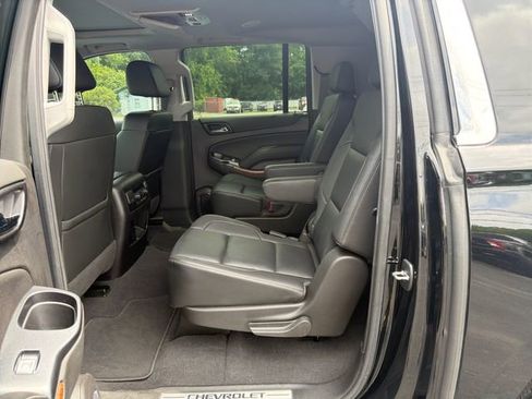 Used 2020 Chevrolet Suburban Premier AWD/4WD image 11