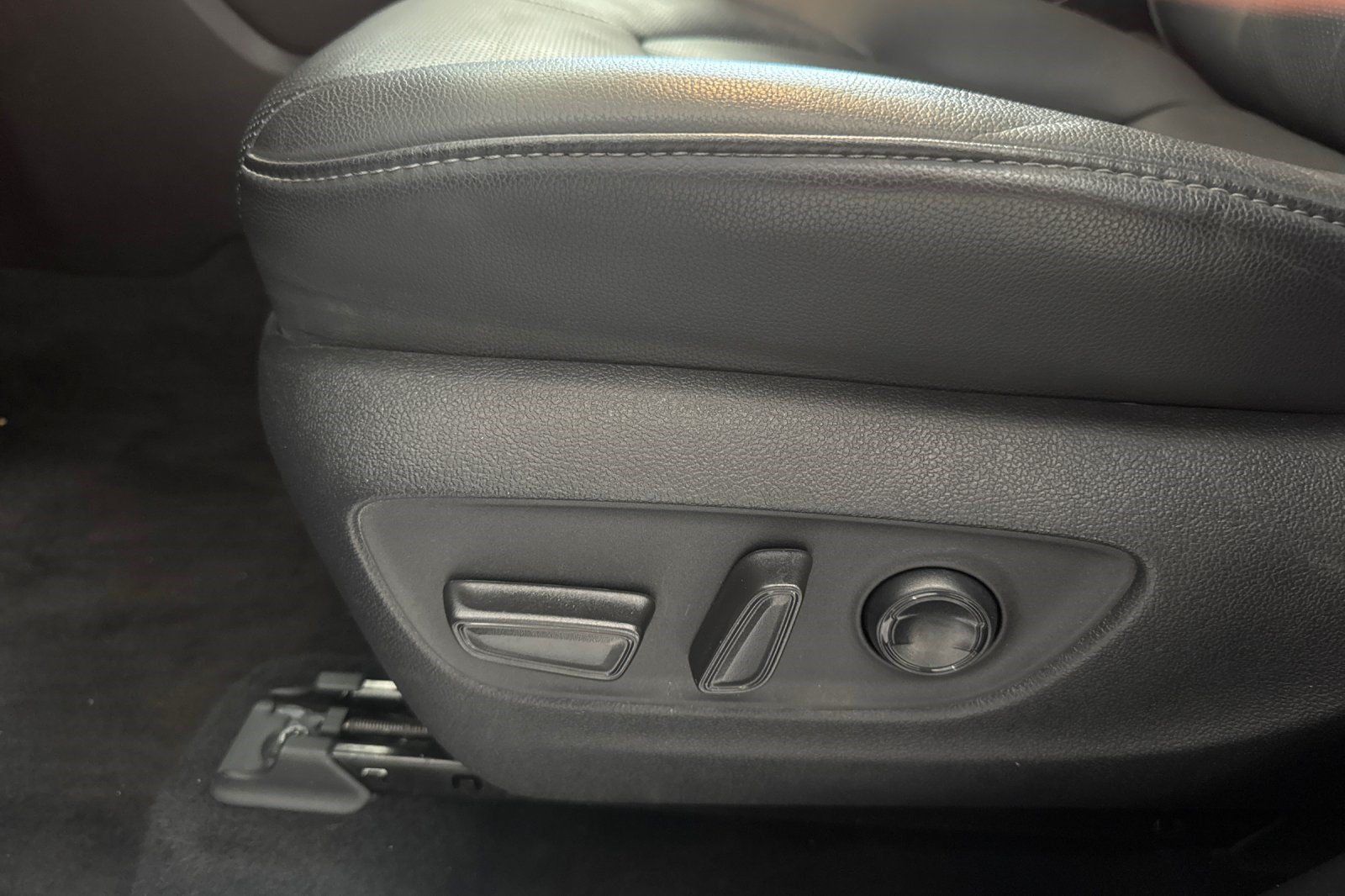 Used 2021 Toyota Highlander Limited AWD/4WD image 14