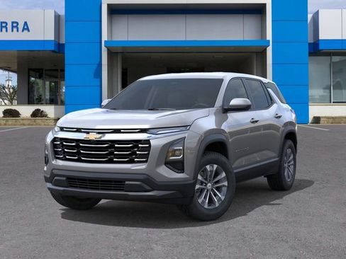 New 2026 Chevrolet Equinox LT w/ Convenience Package II FWD image 6