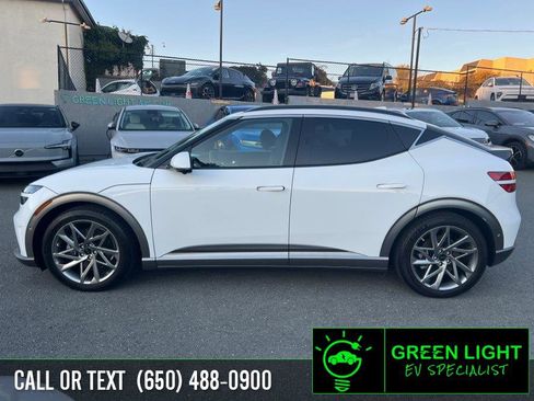 Used 2023 Genesis GV60 Advanced image 8