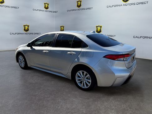 Used 2024 Toyota Corolla LE w/ LE Convenience Package FWD image 3