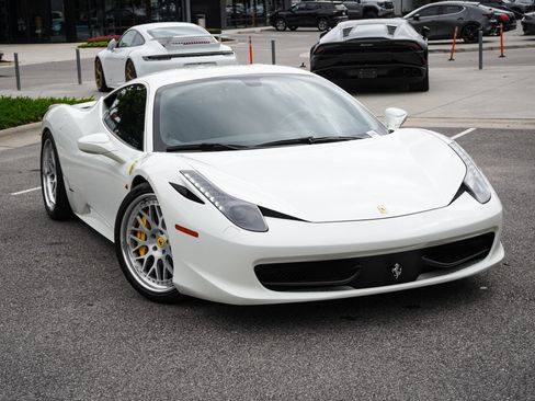 Used 2014 Ferrari 458 Italia Coupe RWD image 2