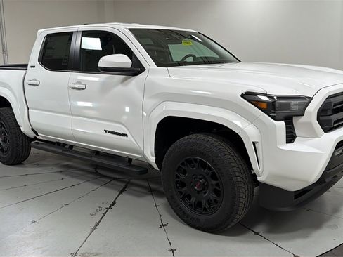 New 2026 Toyota Tacoma SR5 image 3