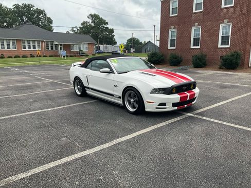 Used 2013 Ford Mustang GT Premium RWD image 2