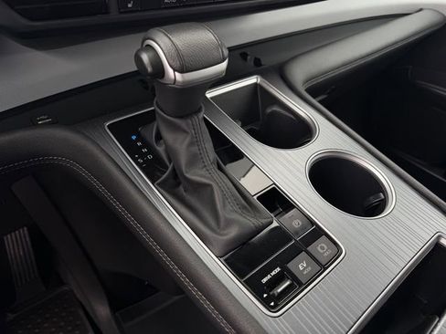 Certified 2025 Toyota Sienna XLE FWD image 17