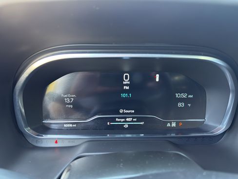 Used 2024 Chevrolet Suburban LT image 23