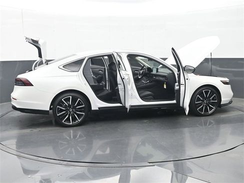 Certified 2024 Honda Accord Touring image 31