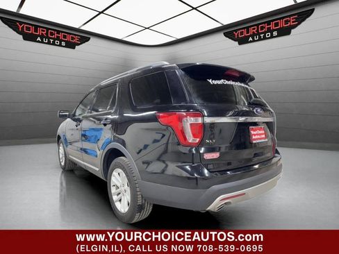 Used 2017 Ford Explorer XLT FWD image 3