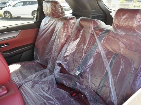 New 2025 MAZDA CX-70 Plug-In Hybrid w/ Premium Plus image 22