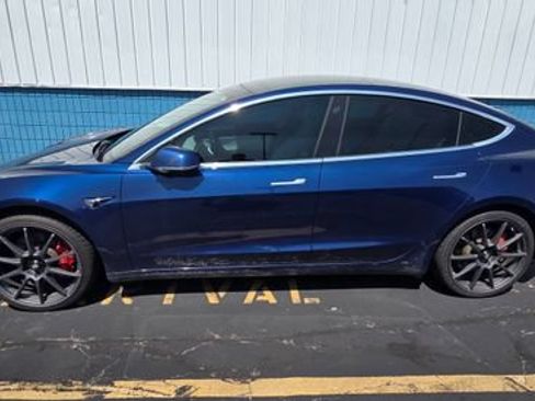 Used 2019 Tesla Model 3 Performance AWD/4WD image 3