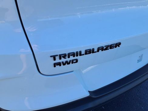 Used 2023 Chevrolet TrailBlazer RS w/ Sun and Liftgate Package AWD/4WD image 28