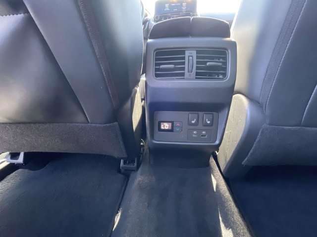 Used 2023 Nissan Rogue Platinum w/ Platinum Premium Package AWD/4WD image 12