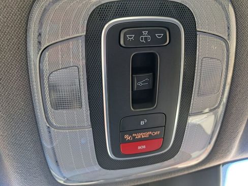 Used 2025 Hyundai Elantra SEL image 18