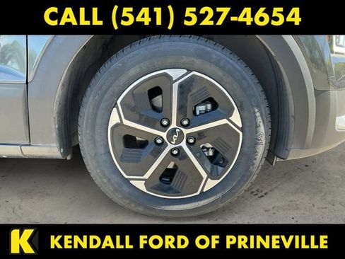 Used 2023 Kia Niro LX FWD image 14