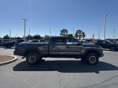 Certified 2023 Toyota Tacoma TRD Off-Road w/ Black Out Package (TMS) AWD/4WD image 5