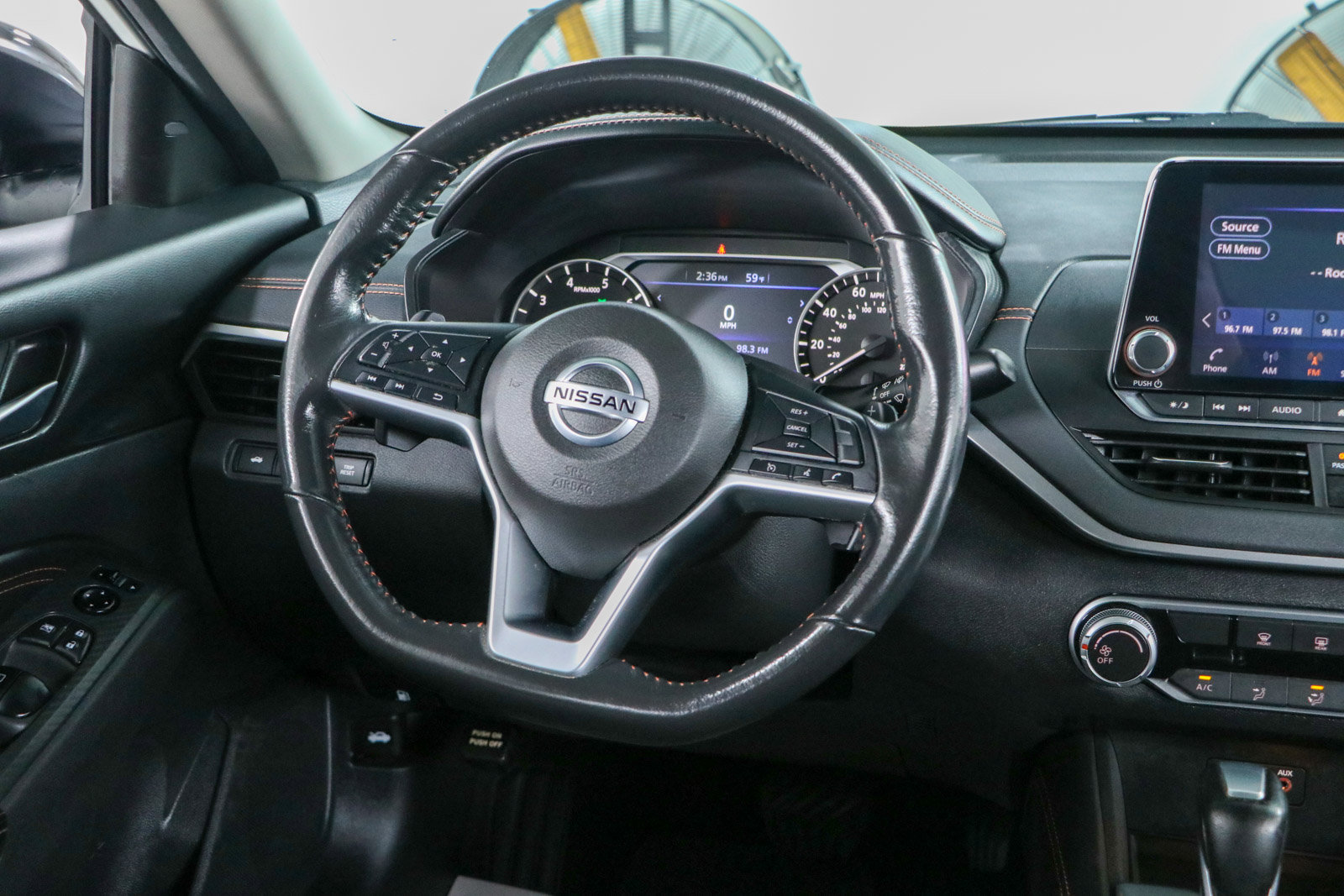 Used 2022 Nissan Altima 2.5 SR FWD image 12