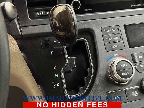 Used 2020 Toyota Sienna XLE image 35