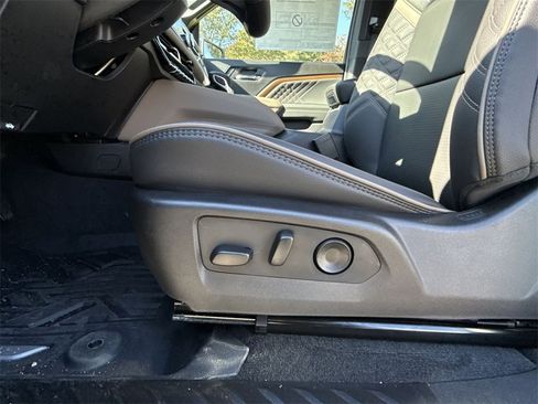 New 2026 GMC Canyon Denali w/ LPO, Denali Black Edition image 14