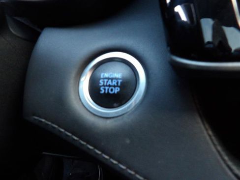 Used 2021 Toyota Highlander XLE image 25