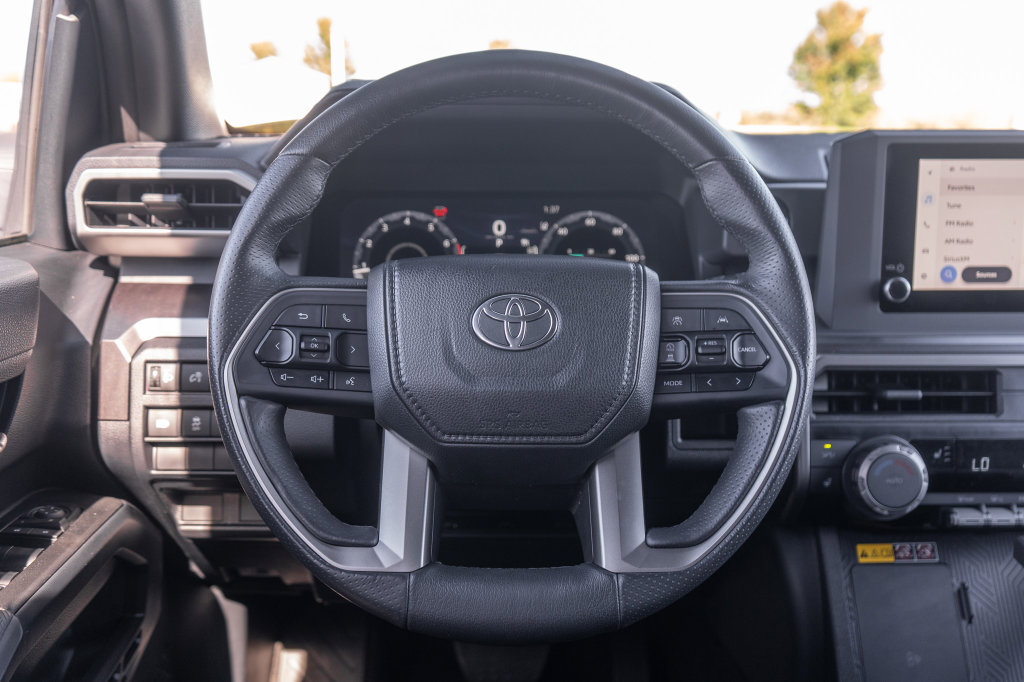 Used 2025 Toyota 4Runner TRD Off-Road AWD/4WD image 14