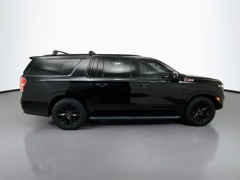 Used 2022 Chevrolet Suburban Z71 w/ Z71 Off-Road Package AWD/4WD image 9