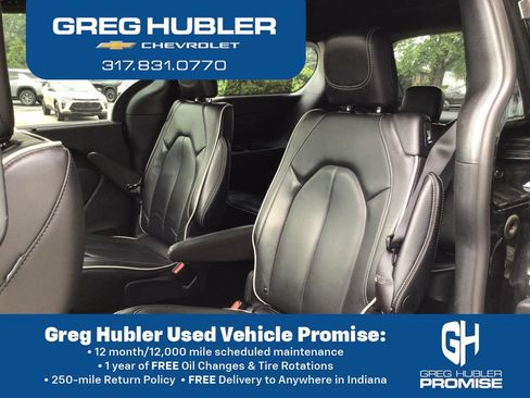 Used 2025 Chrysler Pacifica Limited FWD image 33