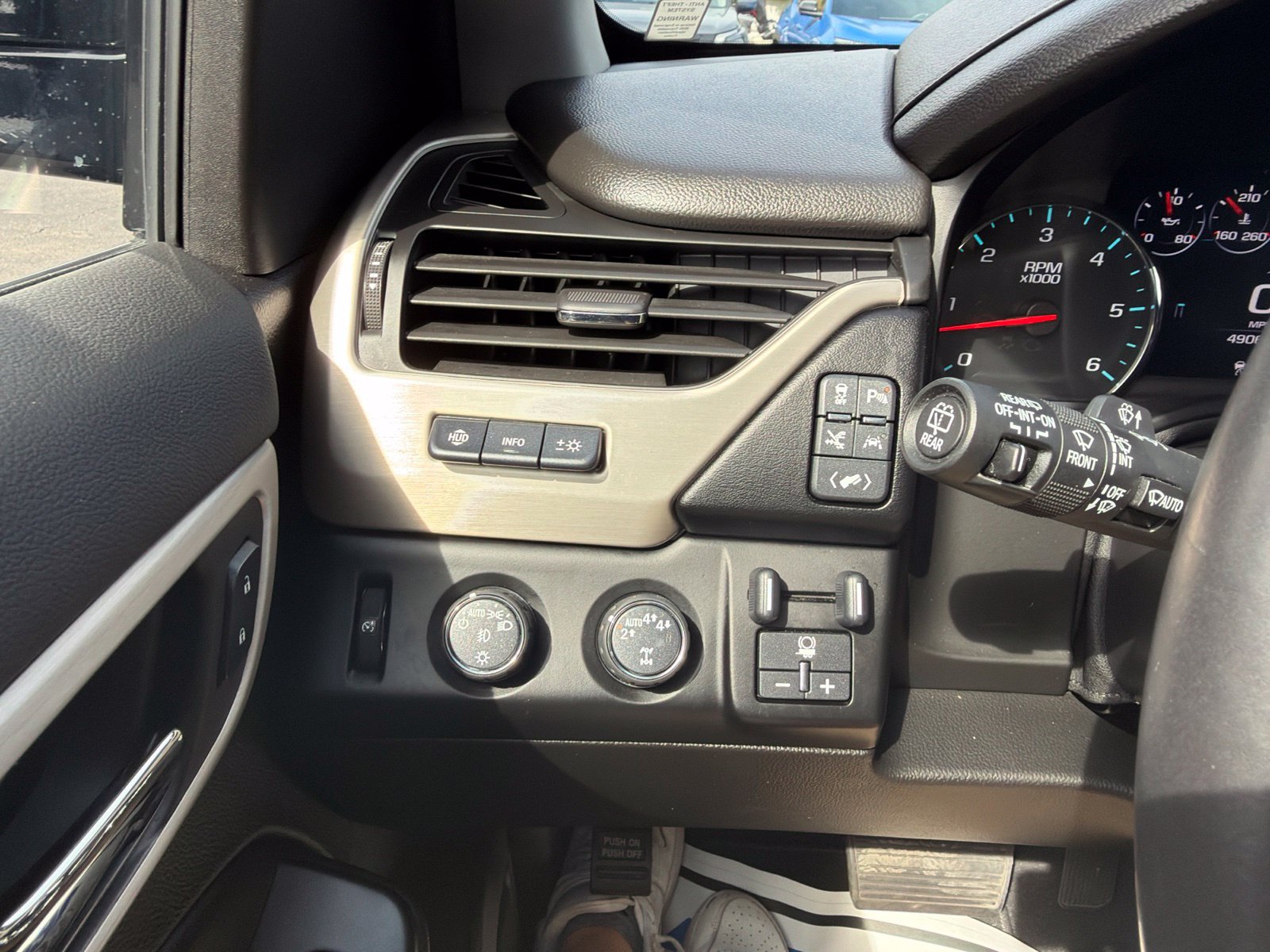 Used 2019 GMC Yukon Denali w/ Denali Ultimate Package AWD/4WD image 18