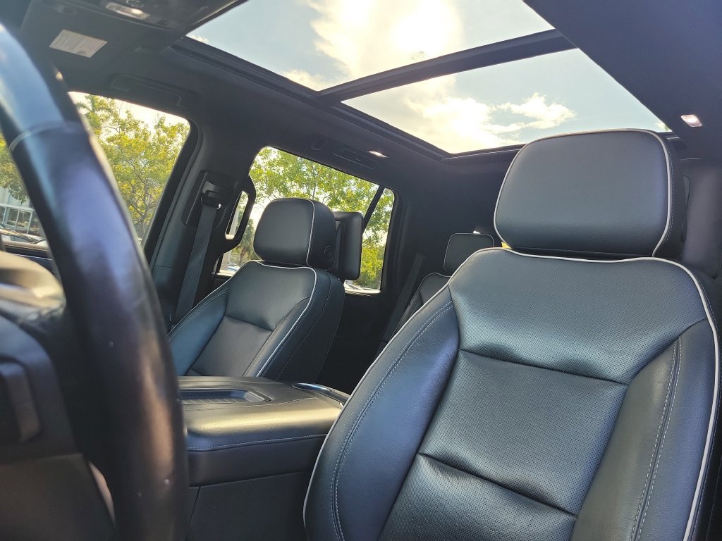 Used 2021 GMC Yukon SLT w/ SLT Premium Package RWD image 24