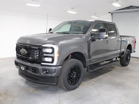 New 2026 Ford F250 Lariat w/ Black Appearance Package image 3