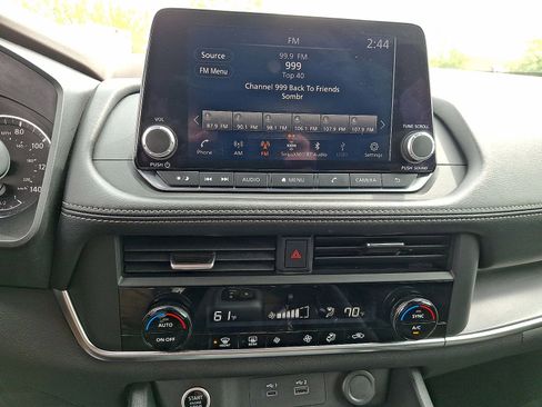 Used 2023 Nissan Rogue SV FWD image 14