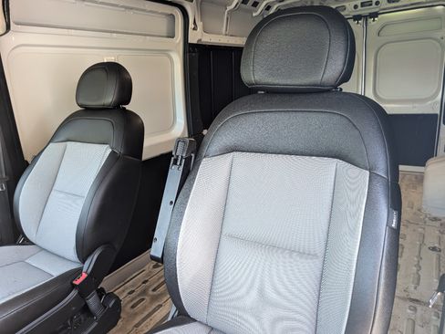 Used 2026 RAM ProMaster 2500 w/ Convenience Group FWD image 18