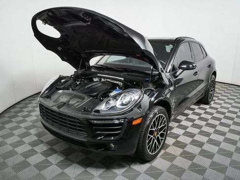 Used 2018 Porsche Macan AWD/4WD image 37