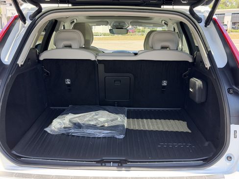 Certified 2023 Volvo XC60 B5 Plus w/ Climate Package FWD image 10