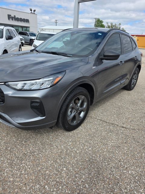 Used 2024 Ford Escape ST-Line w/ Tech Pack #1 AWD/4WD image 4