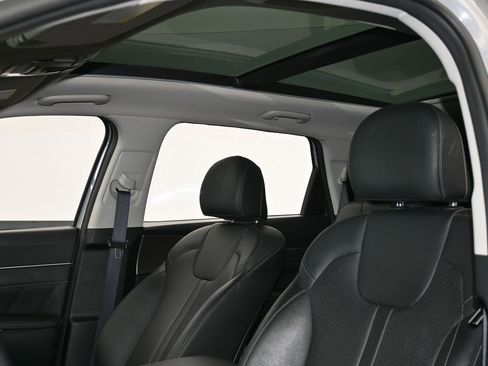 Used 2023 Kia Sorento SX image 11