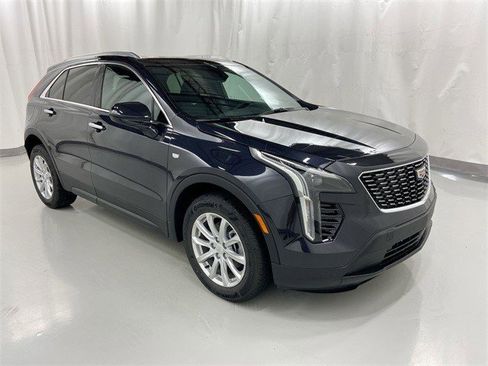 Certified 2022 Cadillac XT4 Luxury w/ Cold Weather Package image 1