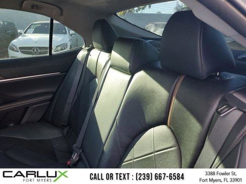 Used 2019 Toyota Camry XLE image 10