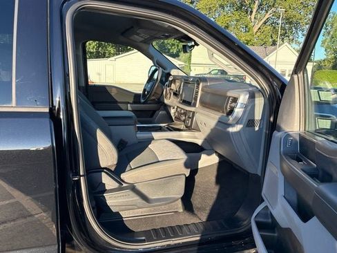 Used 2025 Ford F250 XLT w/ Black Appearance Package AWD/4WD image 7