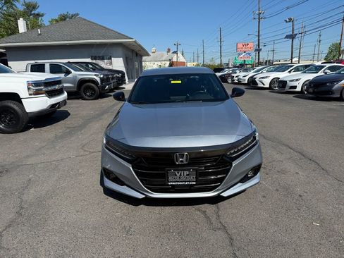 Used 2022 Honda Accord Sport image 2