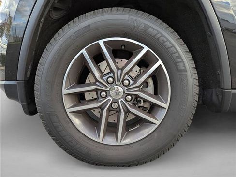 Used 2017 Jeep Grand Cherokee Limited w/ Luxury Group II image 14