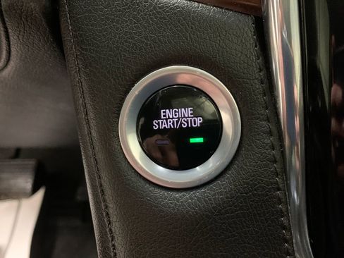 Used 2016 Cadillac Escalade Luxury image 16